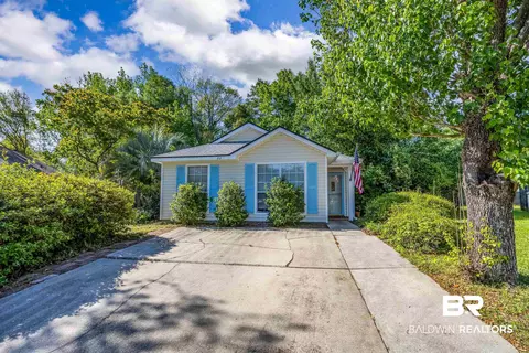 818 S Crystal Wells Ct, Fairhope, AL 36532