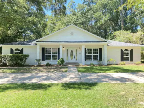 824 W Regents Dr, Mobile, AL 36609