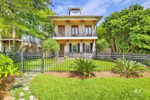 375 S Section St, Fairhope, AL 36532