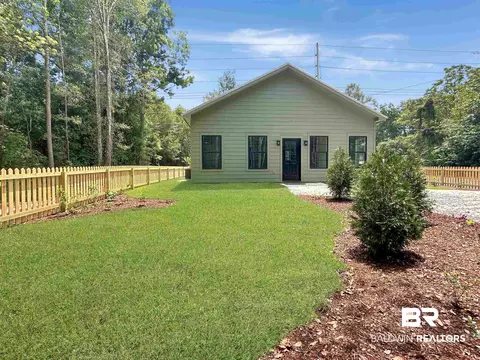 611 Fairland Ave, Fairhope, AL 36532