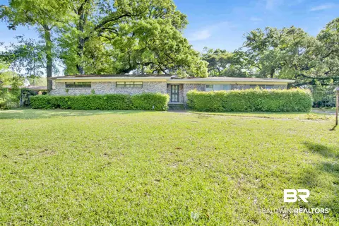 1528 Sawada Dr, Mobile, AL 36618