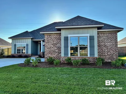 105 Bennington Ave, Fairhope, AL 36532