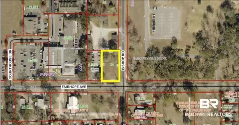 8477 Fairhope Ave, Fairhope, AL 36532