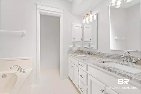 5700 S Regency Ct, Mobile, AL 36609 photo 18