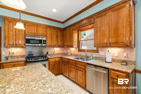 5700 S Regency Ct, Mobile, AL 36609 photo 8