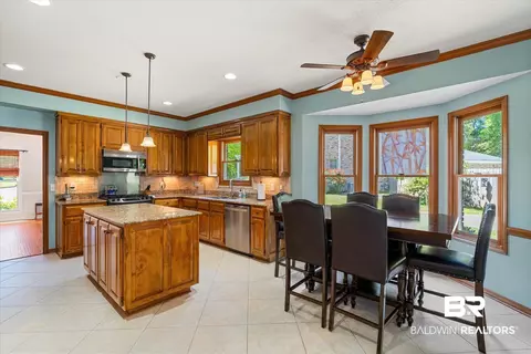 5700 S Regency Ct, Mobile, AL 36609 photo 7