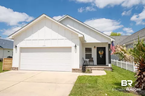 1041 Snapdragon Ln, Foley, AL 36535