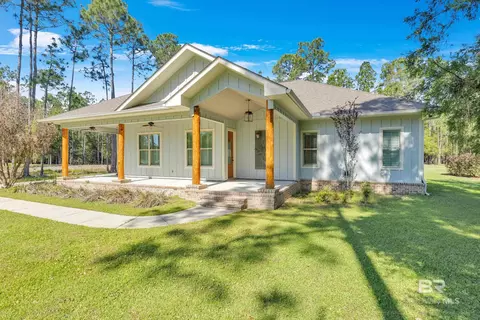 8928 Bay Point Dr, Elberta, AL 36530