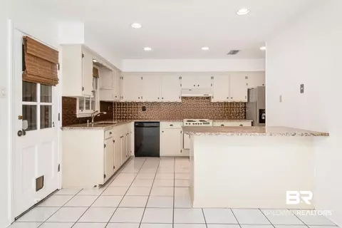 2865 Hilburn Pl, Mobile, AL 36606 photo 9