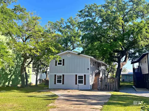 27235 Magnolia Dr, Orange Beach, AL 36561