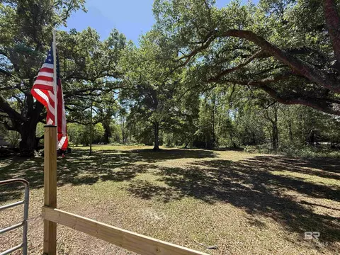 19530 E Greenwood Rd, Summerdale, AL 36580