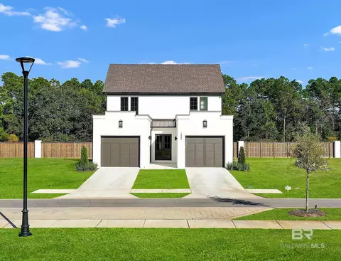 2880 Straits Blvd, Gulf Shores, AL 36542