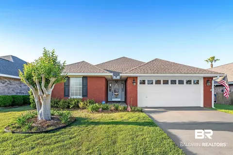 372 Plantation Ln, Gulf Shores, AL 36542