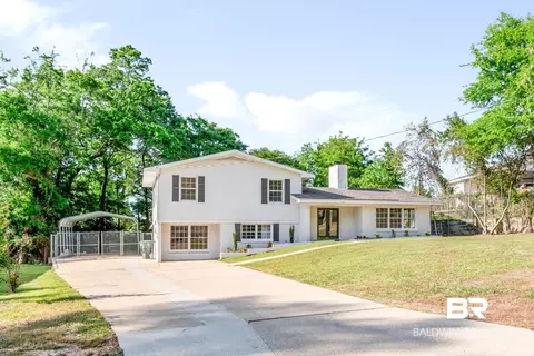 115 N Pineridge Rd, Daphne, AL 36526