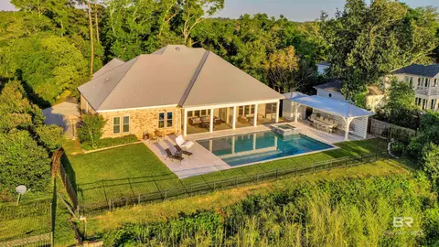 933 Sea Cliff Dr, Fairhope, AL 36532