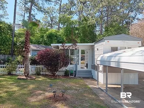 107 Portage Cir, Lillian, AL 36549