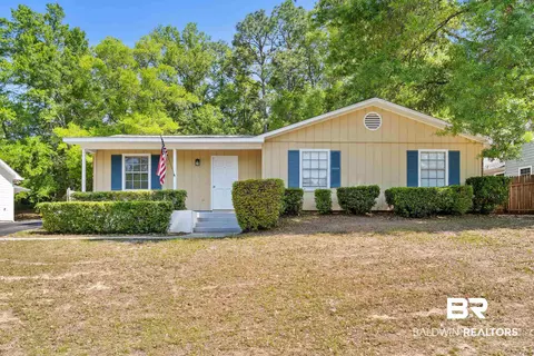 201 W Avon Cir, Daphne, AL 36526