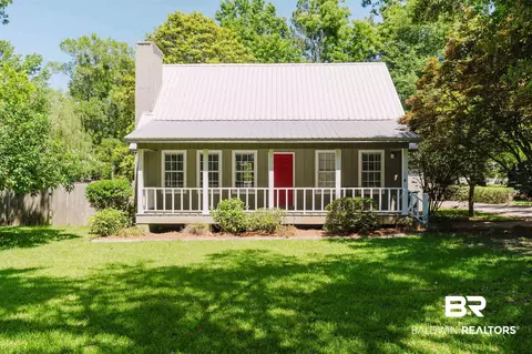 20460 Bishop Rd, Fairhope, AL 36532