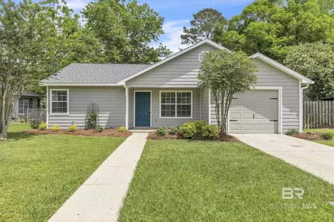 15 Hoffren Dr, Fairhope, AL 36532