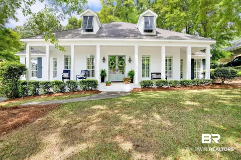 110 Sweetwater Ln, Fairhope, AL 36532