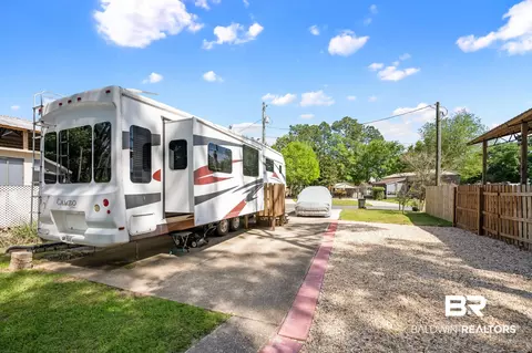 183 Defuniak Loop, Lillian, AL 36549 photo 3