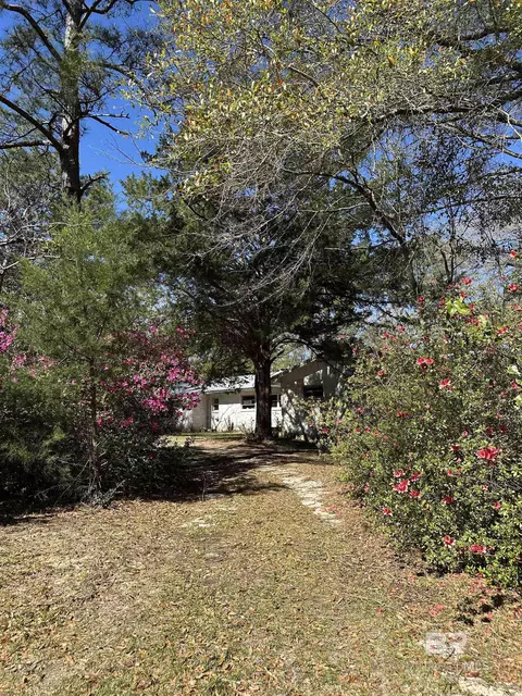 8731 Byrnes Lake Rd, Bay Minette, AL 36507