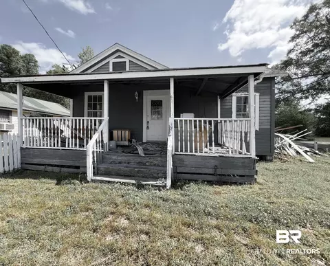 308 Front St, Century, FL 32535
