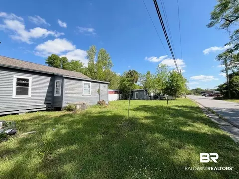 308 Front St, Century, FL 32535 photo 18