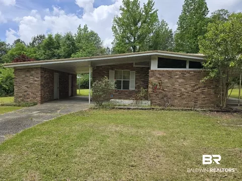 101 Birch Dr, Brewton, AL 36426