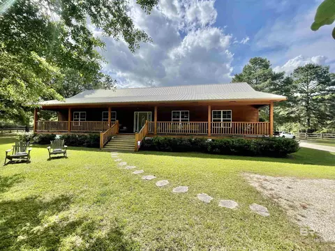 445 Sundance Ln, Repton, AL 36475