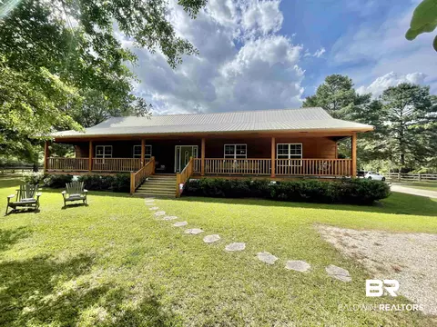 445 Sundance Ln, Repton, AL 36475