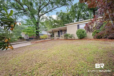 570 Markham Dr, Mobile, AL 36609 photo 3
