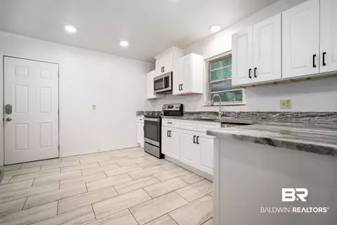 570 Markham Dr, Mobile, AL 36609 photo 7