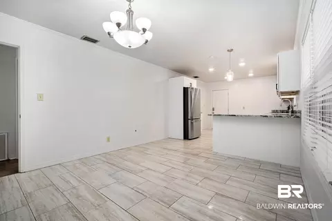 570 Markham Dr, Mobile, AL 36609 photo 8
