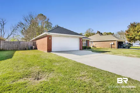 28193 Landmark Ave, Loxley, AL 36551