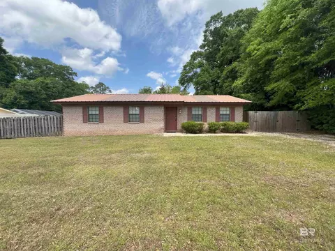 112 Duncan St, Brewton, AL 36426