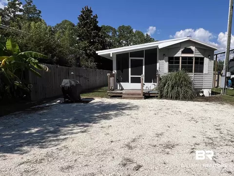 479 Buena Vista Dr, Lillian, AL 36549