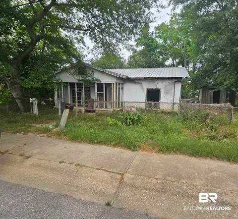 410 Oak St, Bay Minette, AL 36507