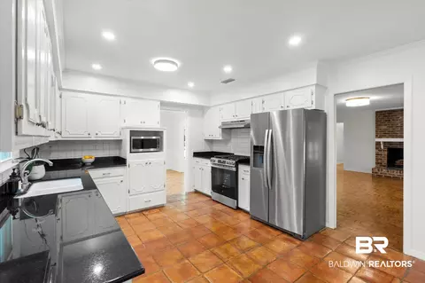 555 E Cumberland Rd, Mobile, AL 36608 photo 3