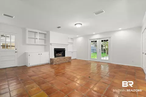 555 E Cumberland Rd, Mobile, AL 36608 photo 5