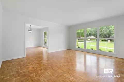 555 E Cumberland Rd, Mobile, AL 36608 photo 2
