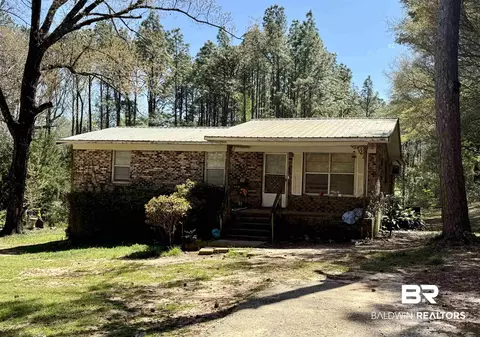 9801 Cleborne Rd, Chunchula, AL 36521