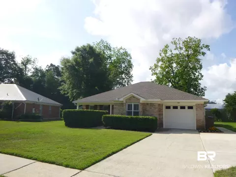 34 Hoffren Dr, Fairhope, AL 36532