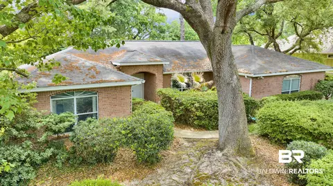 424 Clubhouse Dr, Gulf Shores, AL 36542