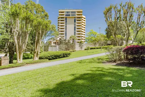 100 Tower Dr #702, Daphne, AL 36526