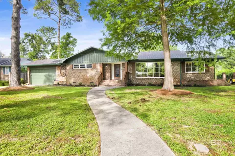 300 Indian Creek Dr, Mobile, AL 36607