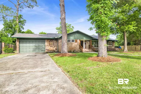 300 Indian Creek Dr, Mobile, AL 36607 photo 2