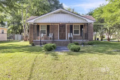 315 4th Ave, Chickasaw, AL 36611