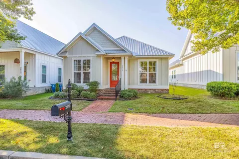 2616 Arcadia St, Gulf Shores, AL 36542