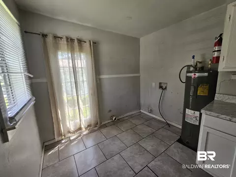 2253 Barlow St, Mobile, AL 36617